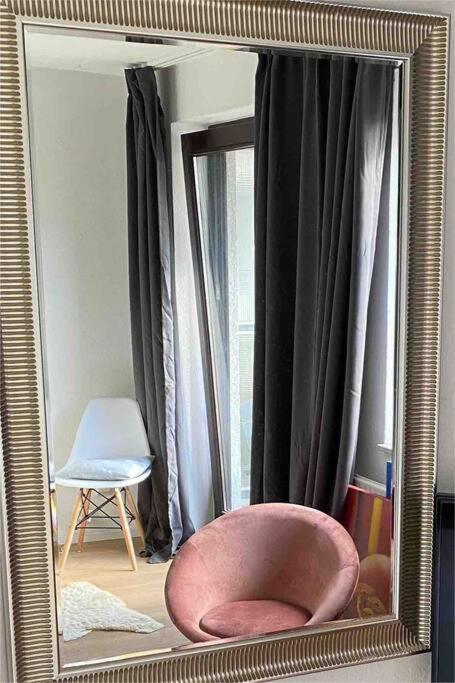 Schickes Apartment Mit Balkon In Дюссельдорф Экстерьер фото